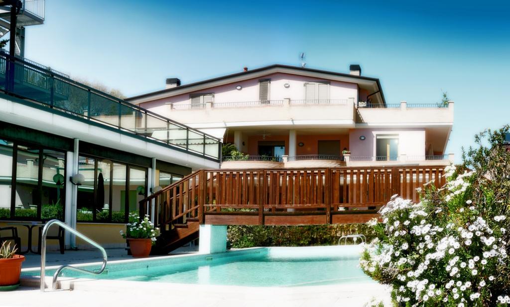 Villa Dei Romanzi Tortoreto Exterior photo